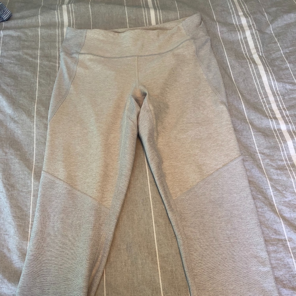 Outdoor Voices two-tone 7/8 legging